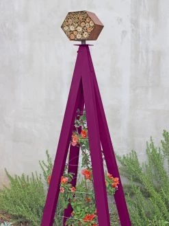 Bee Bungalow + Akoris Garden Tuteur Jr. -Green Haven Shop 8600532 01v bee bungalow akoris garden tuteur aubergine