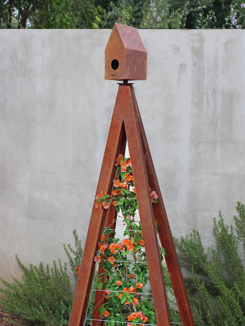 Bird Bungalow + Akoris Garden Tuteur Jr. 1 Bird Bungalow + Akoris Garden Tuteur Jr.