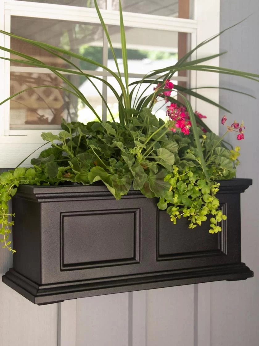 Fairfield Self-Watering Window Box, 2’ 1 Fairfield Self-Watering Window Box, 2’